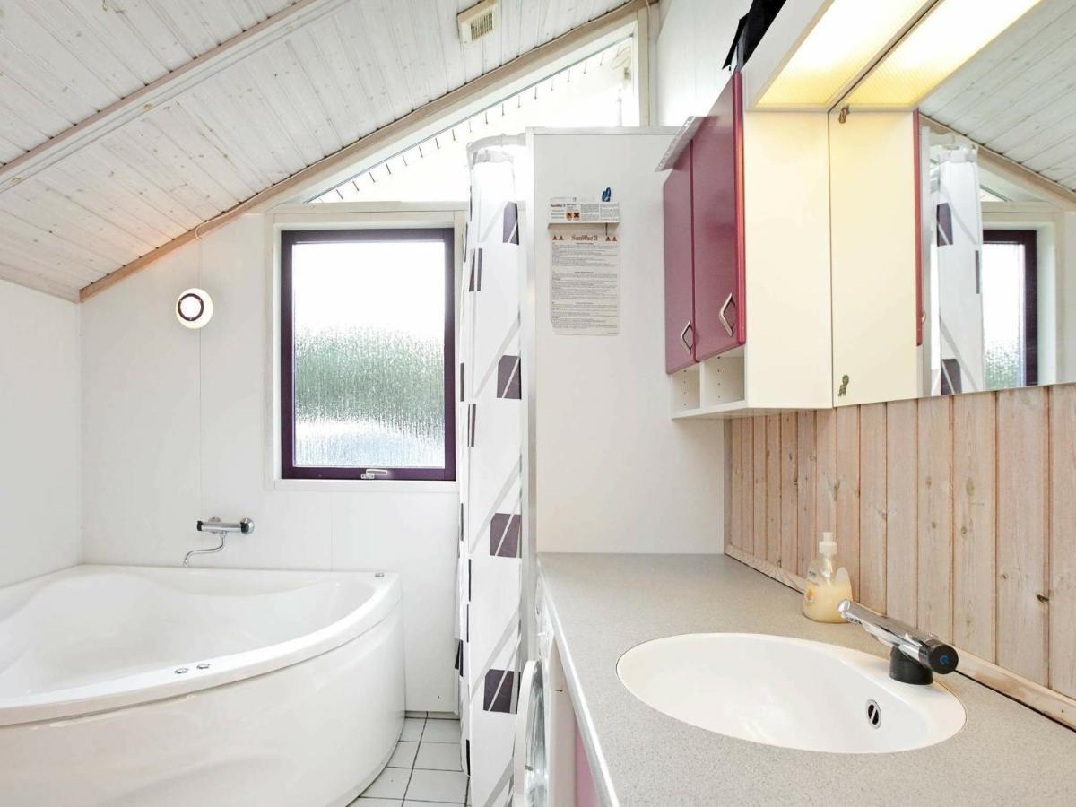 8 Person Holiday Home In Oksb L Vejers Strand Bagian luar foto